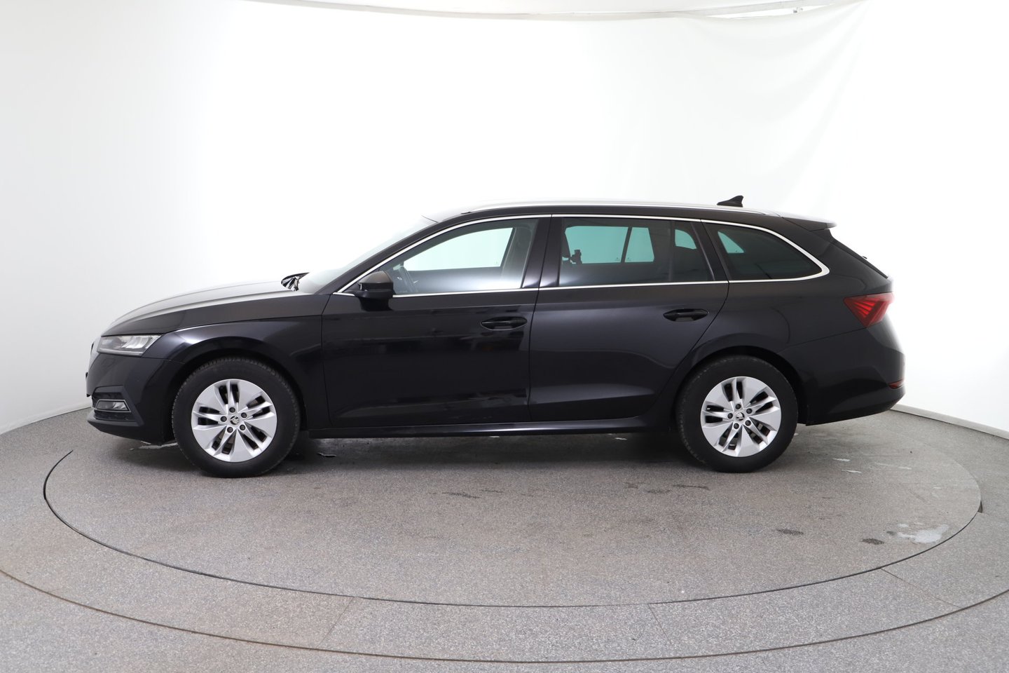 Škoda OCTAVIA Combi Business TDI DSG | Bild 2 von 30