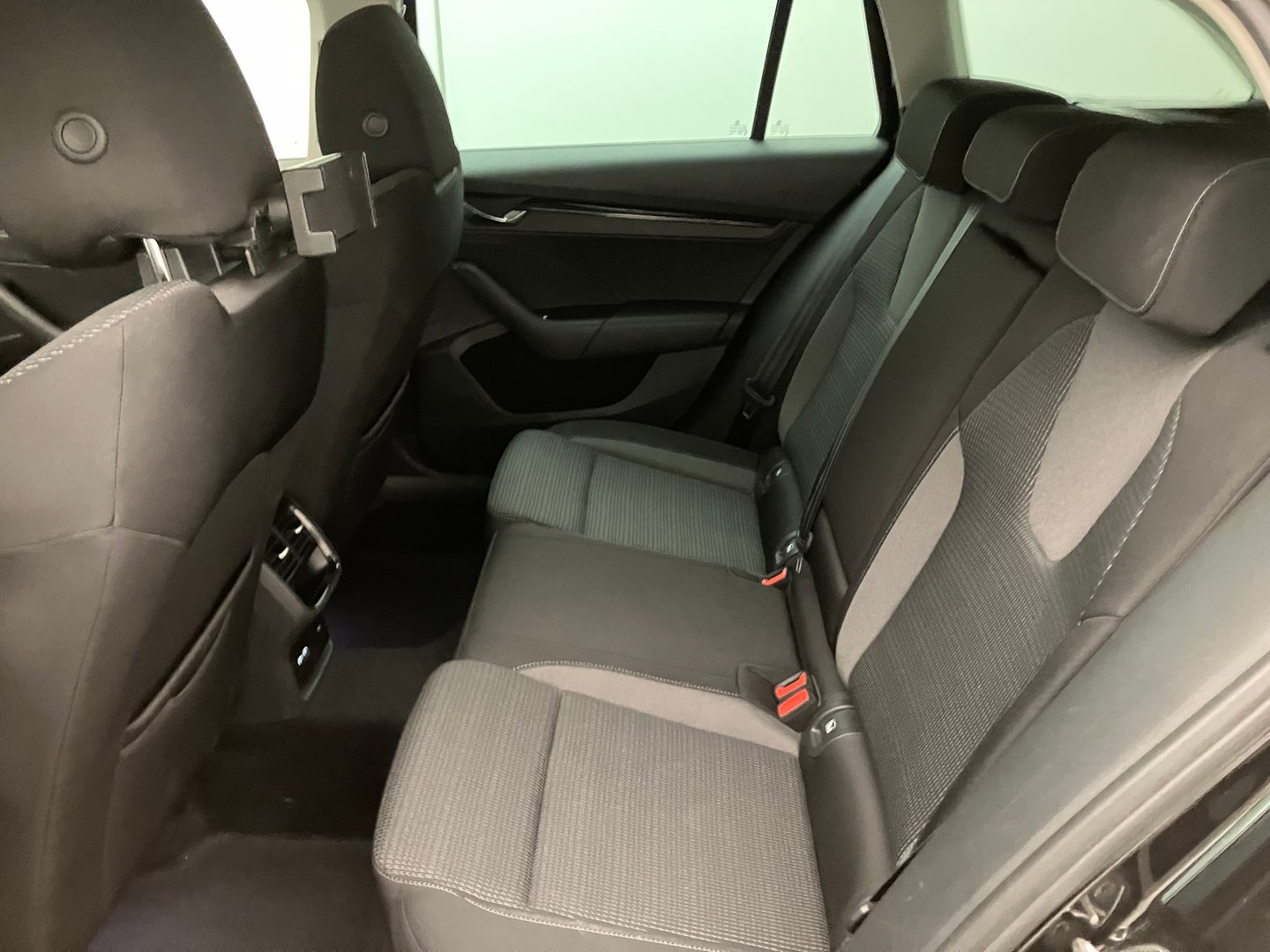 Škoda OCTAVIA Combi Business TDI DSG | Bild 25 von 30