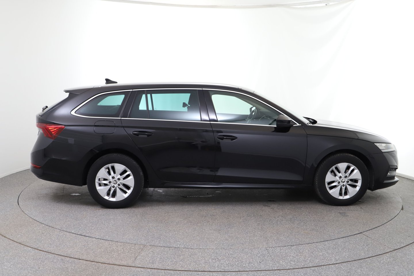Škoda OCTAVIA Combi Business TDI DSG | Bild 6 von 30