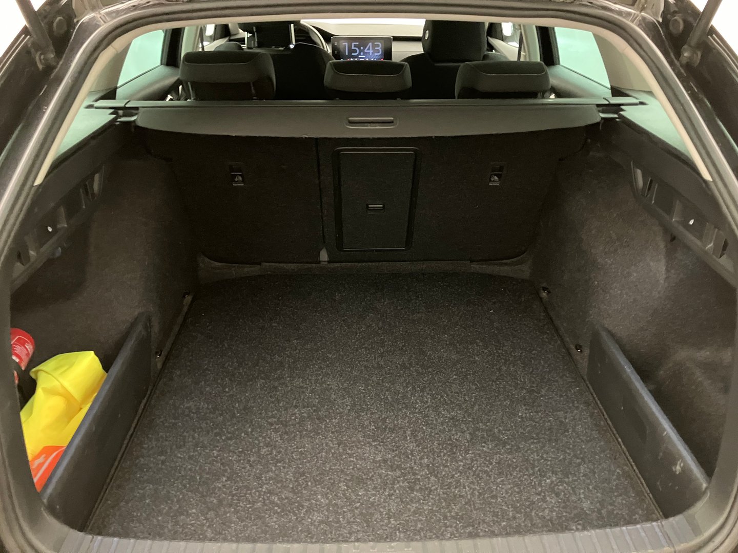 Škoda OCTAVIA Combi Business TDI DSG | Bild 28 von 30