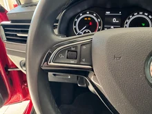 Škoda Kamiq Ambition TSI DSG in K1 Velvet rot metallic