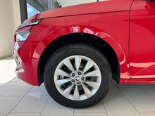 Škoda Kamiq Ambition TSI DSG in K1 Velvet rot metallic