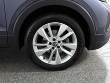 VW T-Cross Friends TSI DSG in Rauchgrau Metallic