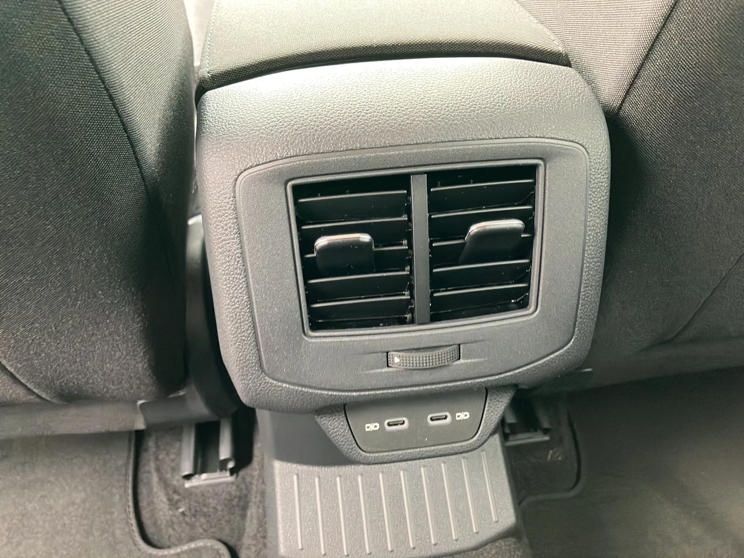 Bild eines VW T-Roc Friends TSI