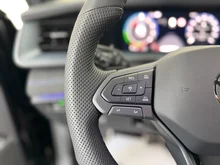 VW Tayron Sport eHybrid DSG 150kW in Grenadillschwarz Metallic