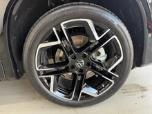 VW Tayron Sport eHybrid DSG 150kW in Grenadillschwarz Metallic
