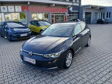 VW Golf Style eHybrid DSG in Deep Black Perl.