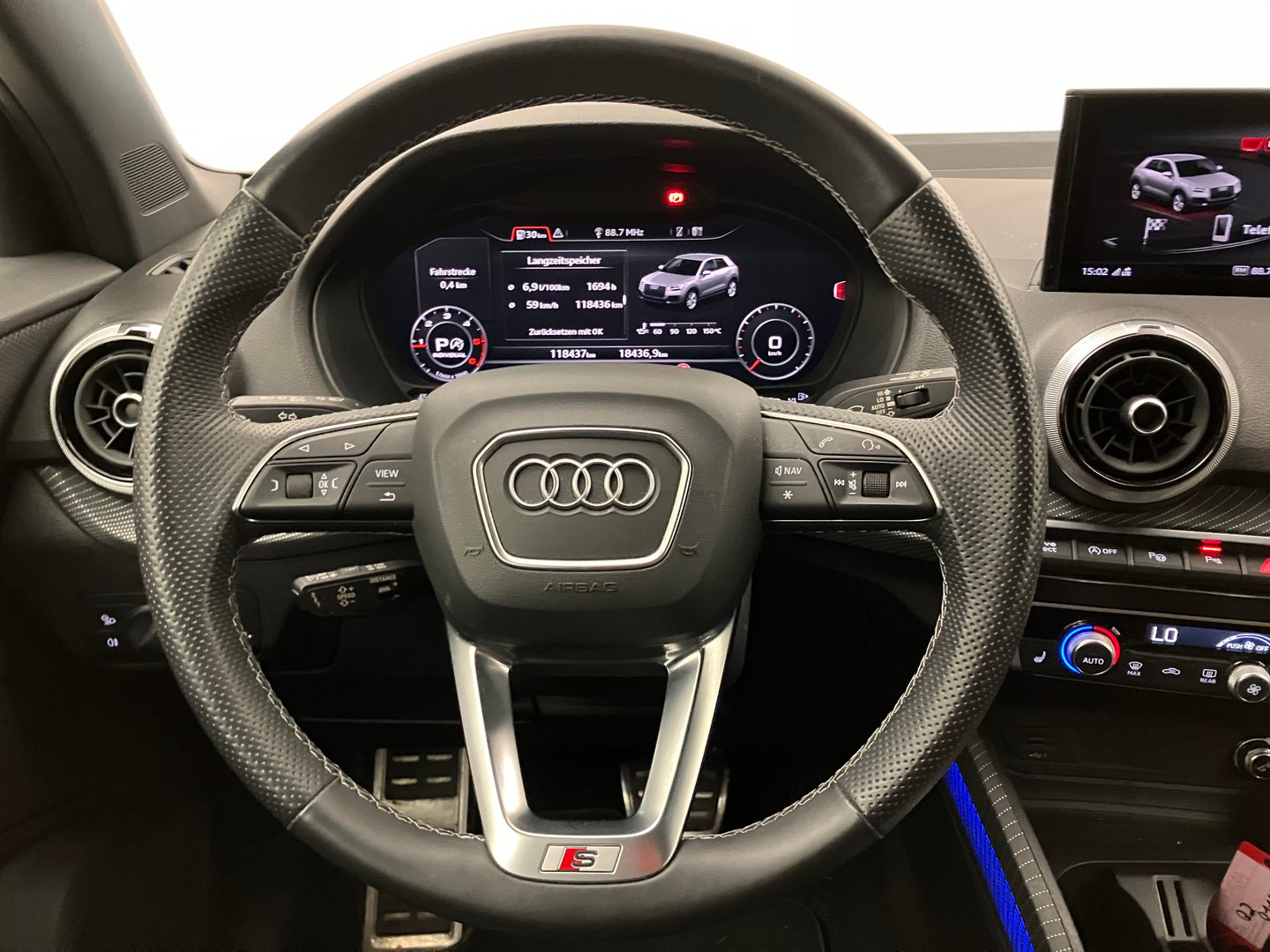 Audi Q2 35 TDI quattro S line | Bild 13 von 30
