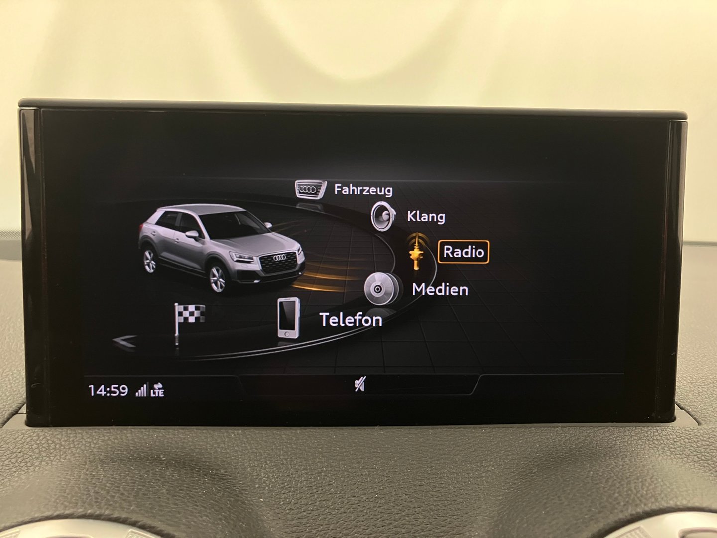 Audi Q2 35 TDI quattro S line | Bild 19 von 30