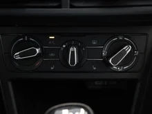 VW Polo 4Me in Deep Black Perleffekt