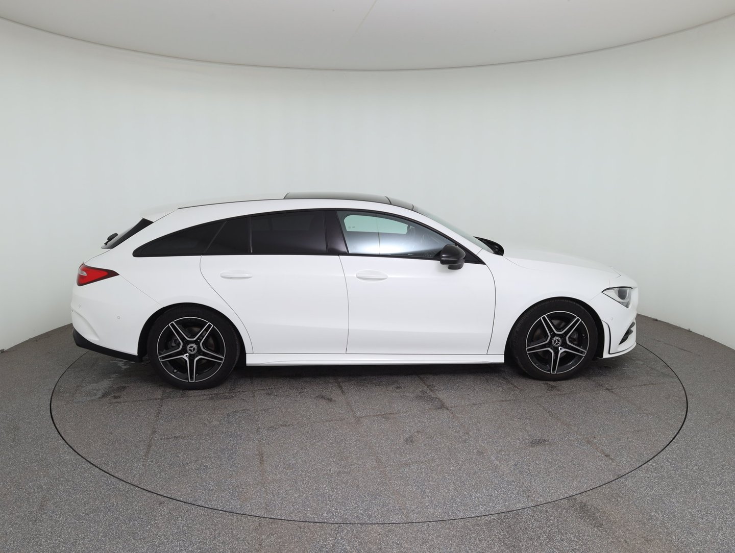 Mercedes CLA 220 d Shooting Brake Aut. | Bild 4 von 38