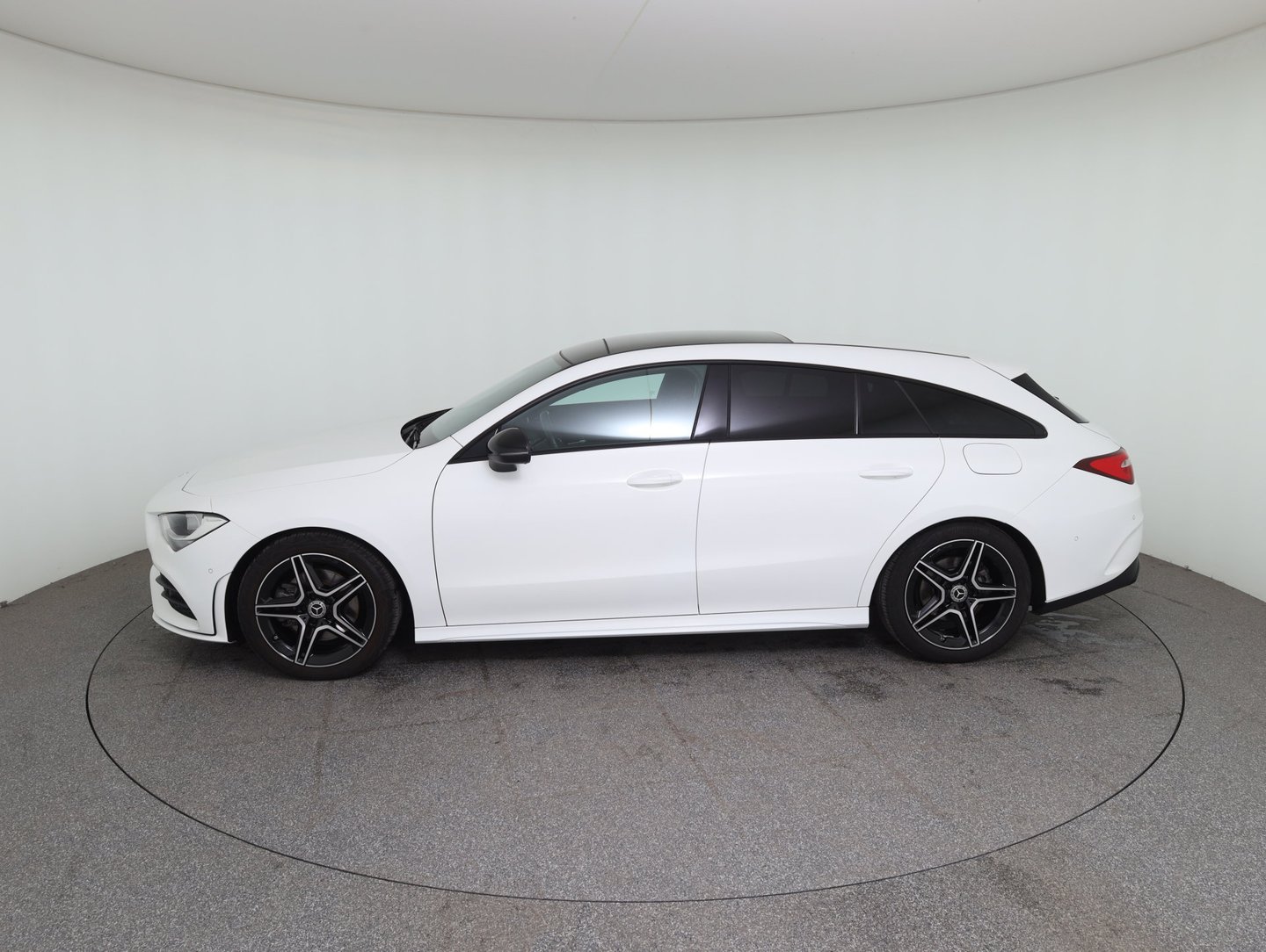 Mercedes CLA 220 d Shooting Brake Aut. | Bild 8 von 38