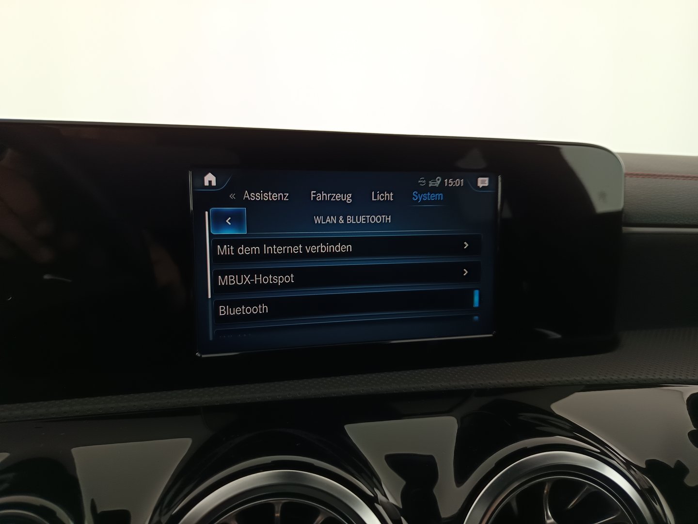Mercedes CLA 220 d Shooting Brake Aut. | Bild 32 von 38