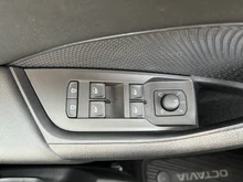 Škoda Octavia Combi 4x4 Style TDI DSG in Energy-Blau