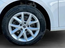 SEAT Leon SP Kombi Style 2.0 TDI DSG in "CANDY" WEISS