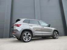 Škoda Karoq Sportline TDI DSG in Graphit-Grau Metallic