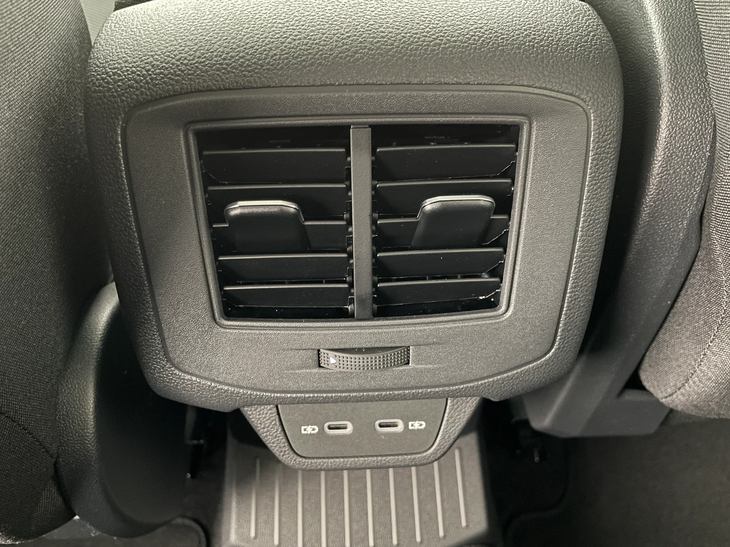 Bild eines VW T-Roc Friends TSI