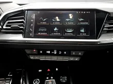 Audi Q4 e-tron 50 e-tron quattro in Geysirblau metaliic