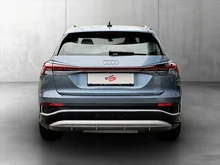 Audi Q4 e-tron 50 e-tron quattro in Geysirblau metaliic