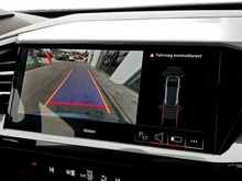 Audi Q4 e-tron 50 e-tron quattro in Geysirblau metaliic