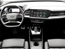 Audi Q4 e-tron 50 e-tron quattro in Geysirblau metaliic