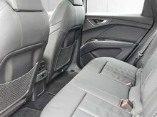Audi Q4 e-tron 50 e-tron quattro in Geysirblau metaliic