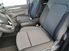 VW Caravelle Edition LR eHybrid 171 kW in Light Grey Metallic