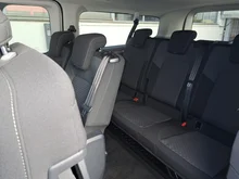 VW Caravelle Edition LR eHybrid 171 kW in Light Grey Metallic
