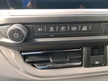 VW Caravelle Edition LR eHybrid 171 kW in Light Grey Metallic