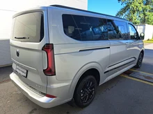 VW Caravelle Edition LR eHybrid 171 kW in Light Grey Metallic
