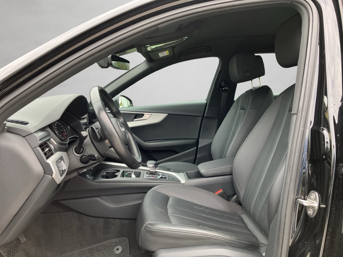 Audi A4 Avant 35 TFSI advanced | Bild 4 von 17