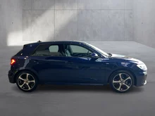 Thumbnail-Foto von Fahrzeug