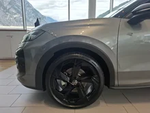 VW T-Roc R-Line eTSI DSG in Wolf Grey Dach Black Uni