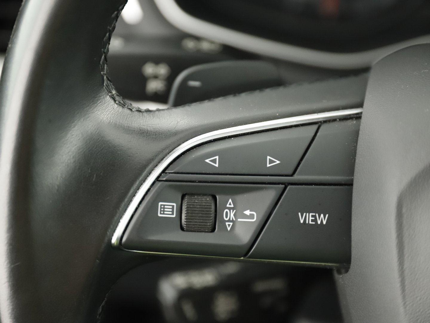 Audi A4 Avant 35 TFSI advanced | Bild 17 von 32