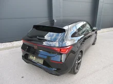 CUPRA Leon 2.0 TDI DSG 150 PS in 0E Mitternachtsschwarz
