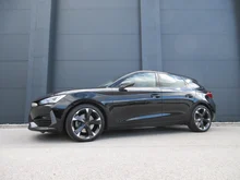 CUPRA Leon 2.0 TDI DSG 150 PS in 0E Mitternachtsschwarz