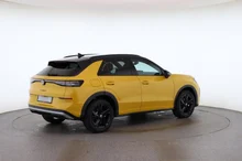VW T-Roc Style eTSI DSG in Canary Yellow Dach Black Uni