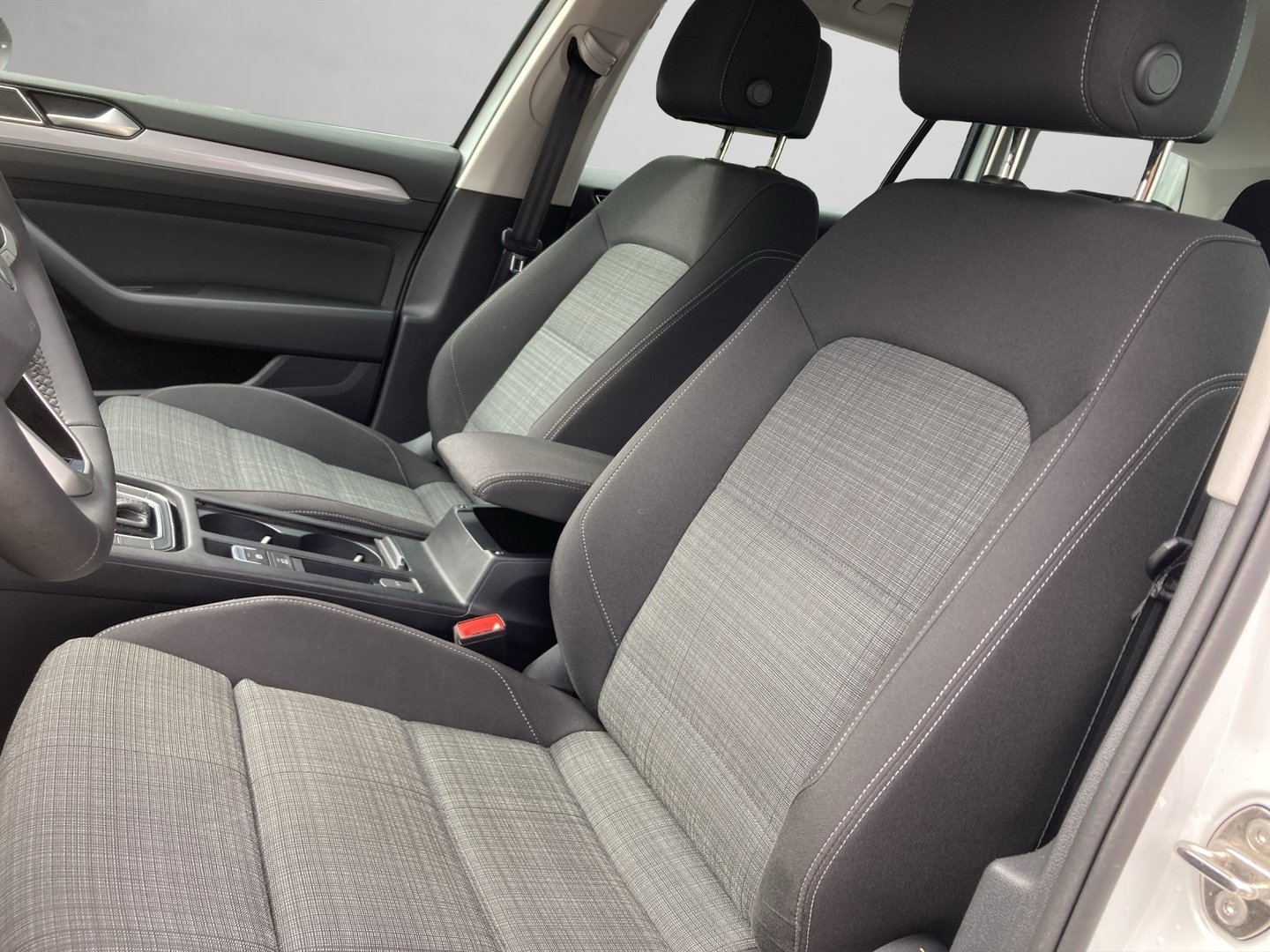 VW Passat Variant Business TDI DSG | Bild 6 von 19