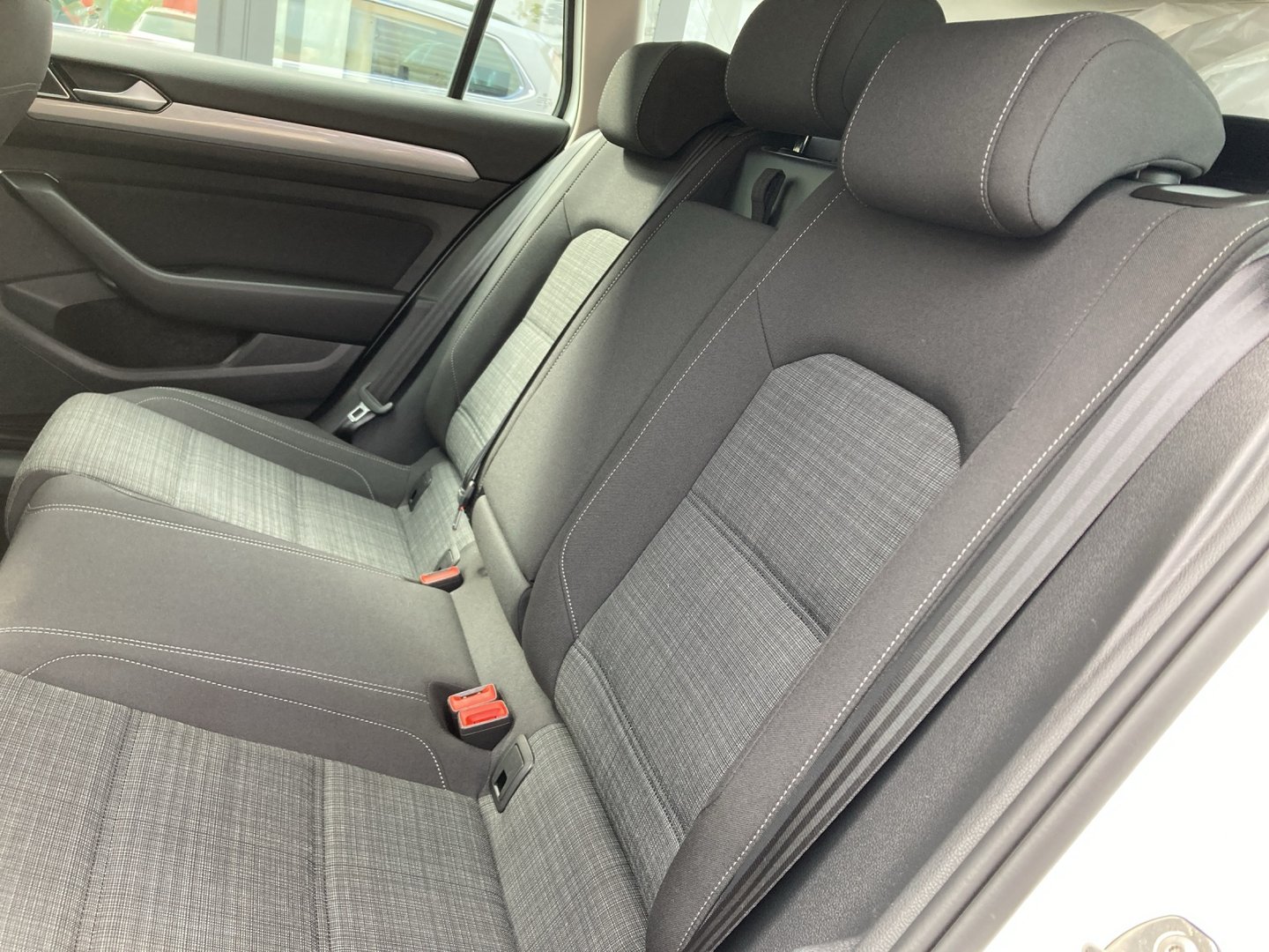 VW Passat Variant Business TDI DSG | Bild 13 von 19