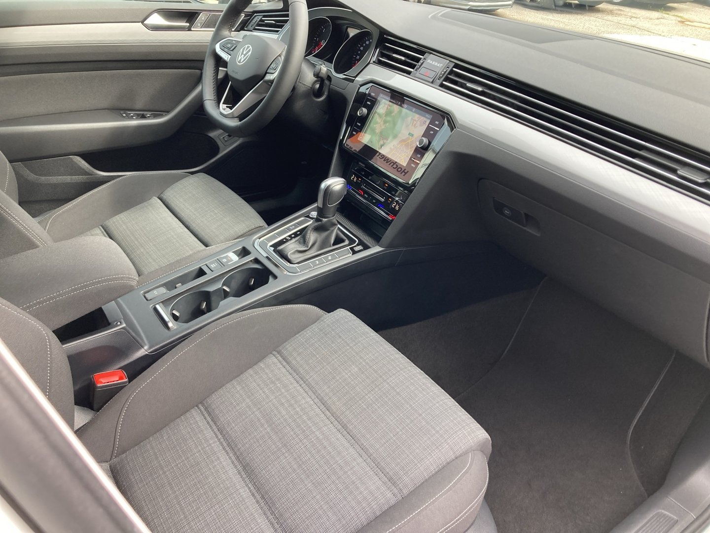 VW Passat Variant Business TDI DSG | Bild 15 von 19