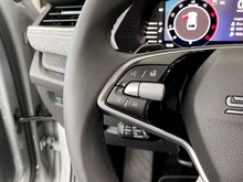 Škoda Octavia Combi Selection TDI DSG in Stahl-Grau
