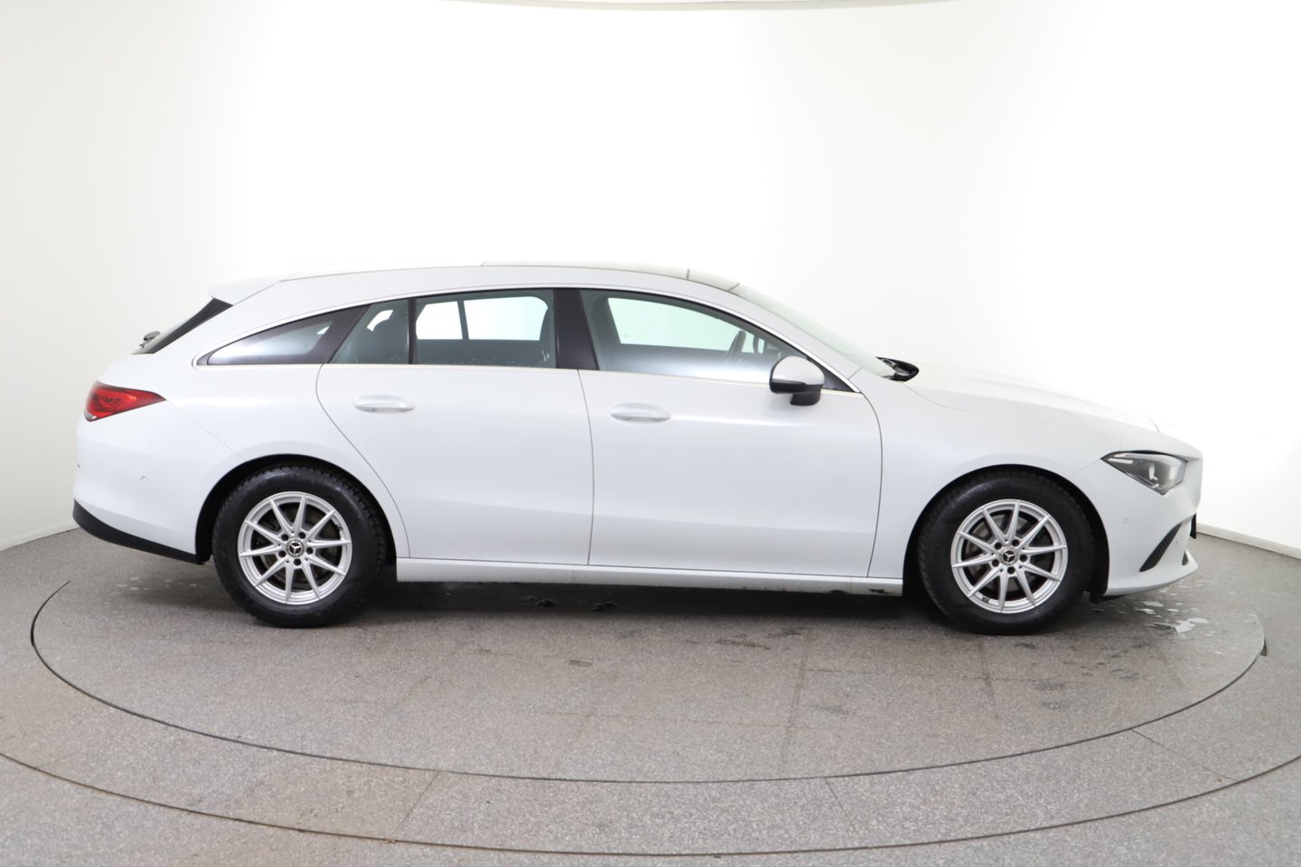 Mercedes CLA 180 d Shooting Brake | Bild 4 von 31