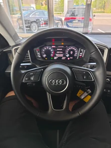Thumbnail-Foto von Fahrzeug