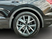 VW Touareg Elegance eHybrid TSI 4MOTION in Tamarindenbraun Metallic
