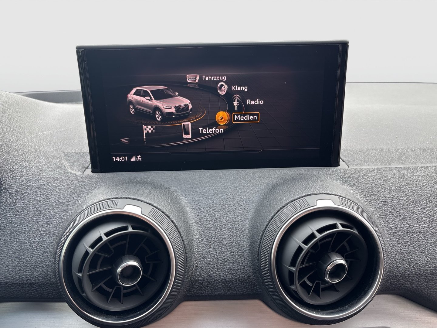 Audi Q2 35 TDI | Bild 14 von 22
