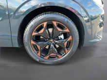 CUPRA Terramar 1.5 e-TSI 150 PS DSG in Fjord-Blau