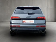 Audi Q7 60 TFSI e quattro 360 kW in daytonagrau perleffekt