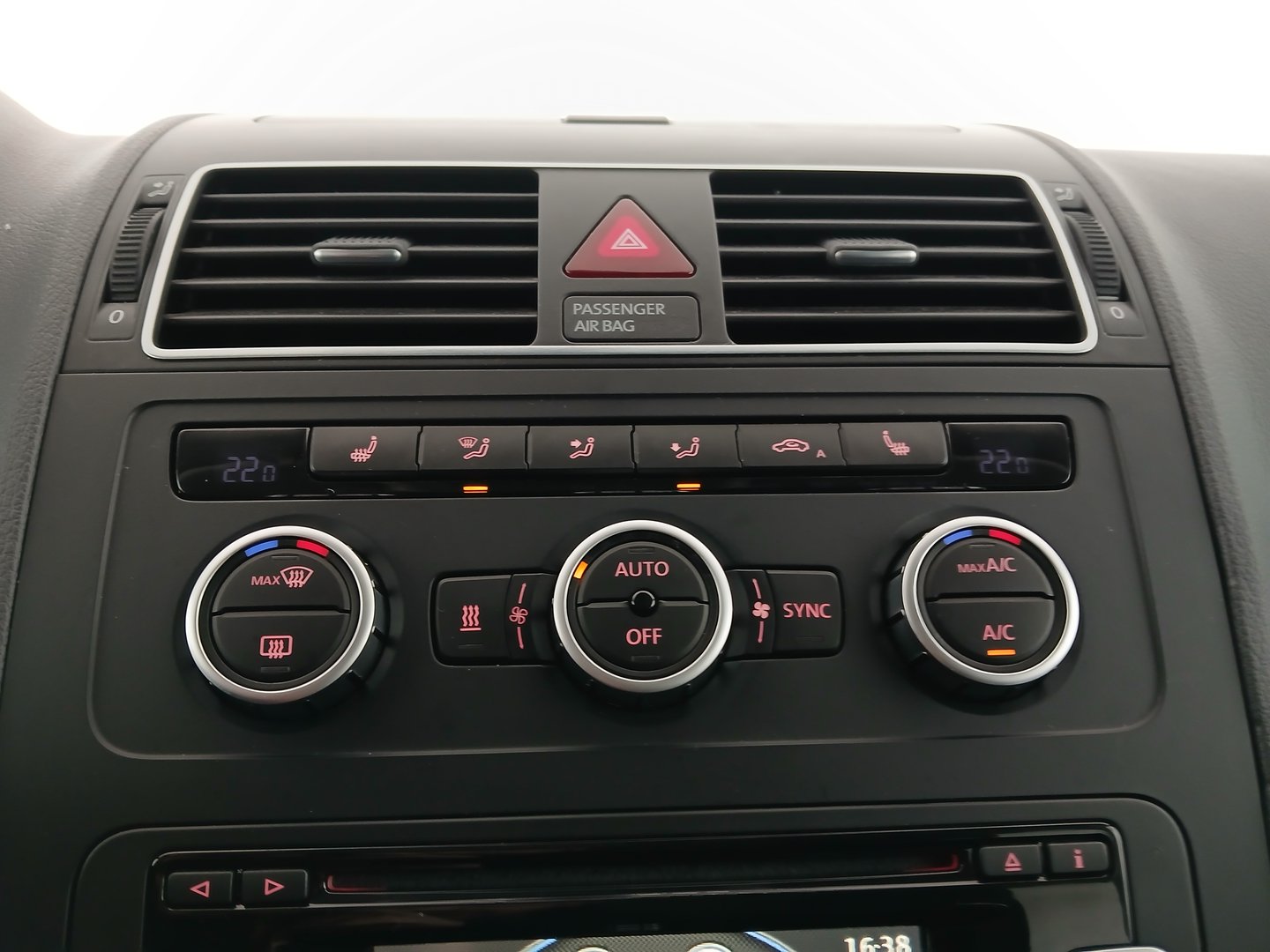 VW Touran Trendline BMT TDI | Bild 22 von 29