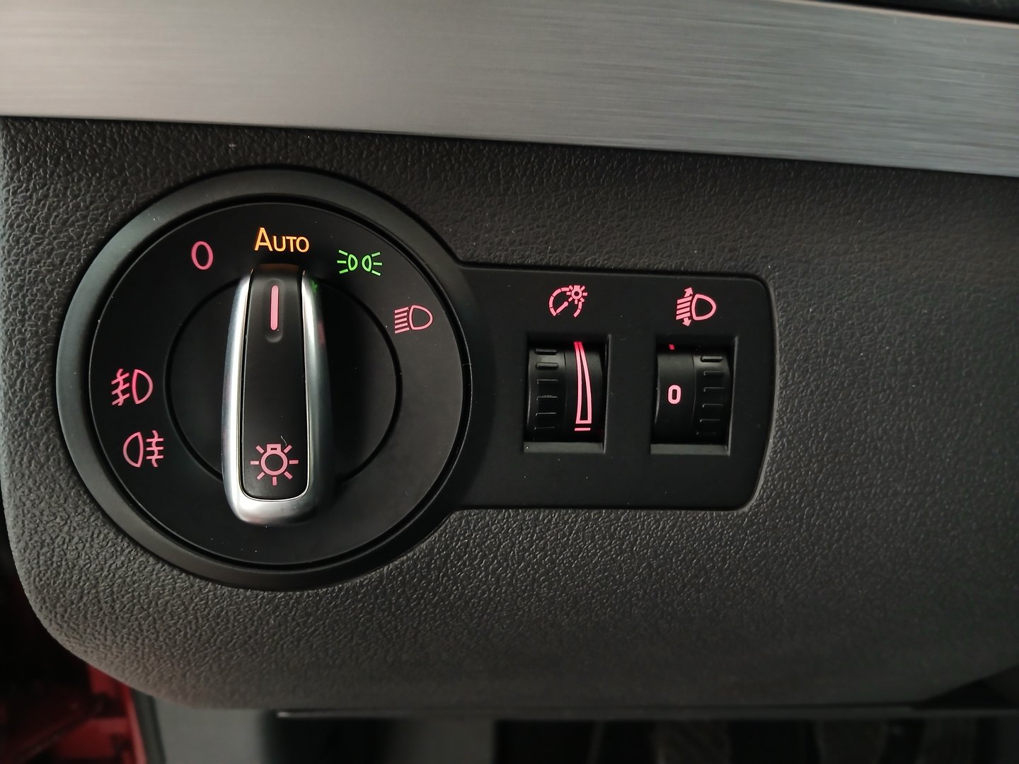 VW Touran Trendline BMT TDI | Bild 13 von 29