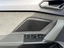 CUPRA Formentor TRIBE e-HYBRID 204 PS DSG in Mangan-Grün Matt